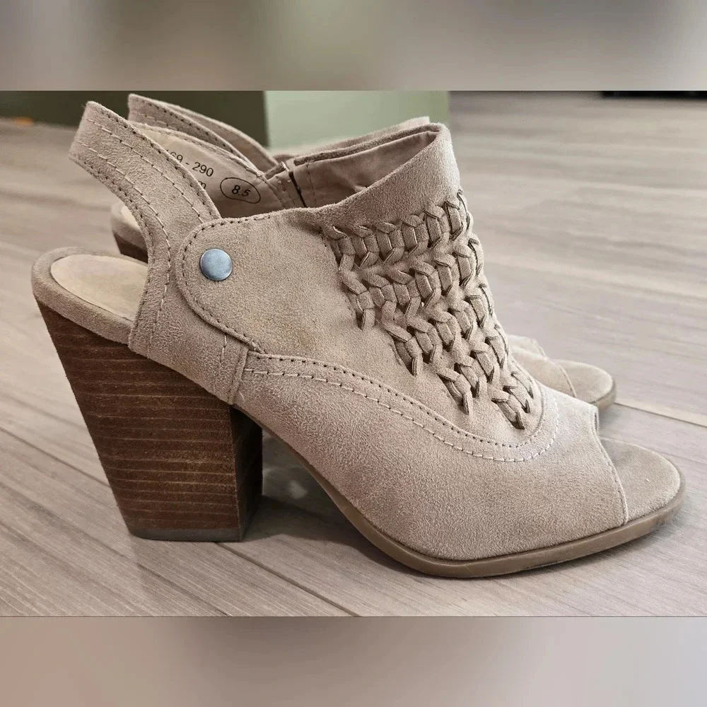 Altar'd State tan sandal heels